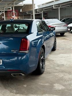 کرایسلەر 300